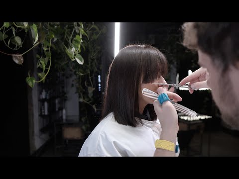 Видео: Стрижка в одну длину