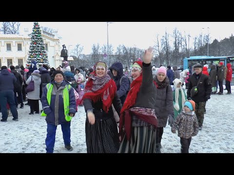 Видео: Петергоф - На встречу с Дедом Морозом.