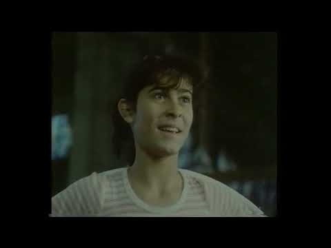 Видео: ЗА НЕШКА РОБЕВА И НЕЙНИТЕ МОМИЧЕТА, 1985. Откъс „Танцът на ансамбъла“