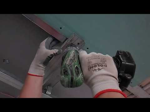 Видео: Как одному прикрутить гипсокартон на потолок