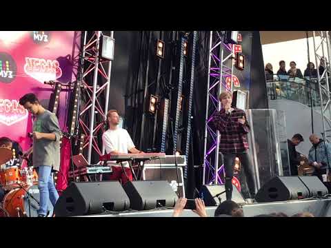 Видео: DVOE - Падали (ТЦ Вегас, Москва)