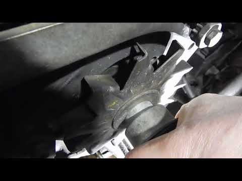 Видео: Замена ремня ГРМ Ауди А6 С4 2.0 АСЕ. Как выкрутить заломыш.