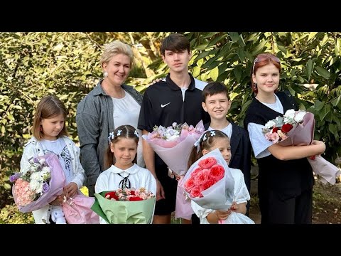Видео: КАЖДЫЙ ГОД ПО РЕБЁНКУ! РОДИЛИ 12 детей! Тринадцатый на подходе!