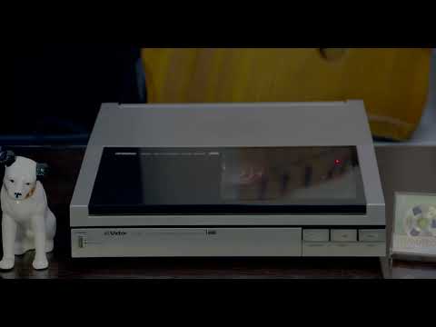 Видео: VICTOR L-E500 ￥43,000 (Год выпуска: 1982). Частотный диапазон от 20 Гц,  до 25 кГц.