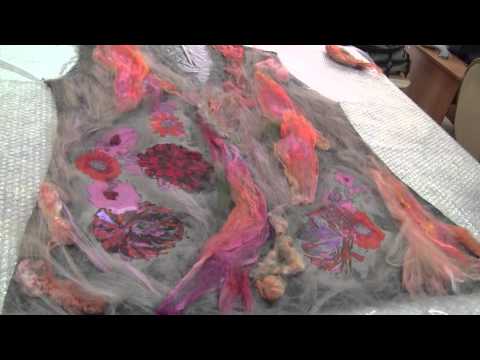 Видео: Валяная туника с капюшоном