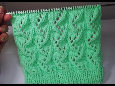 Видео: №127 Нежный ажурный узор спицами для женского свитерка или кофточки. Что связать из мохера