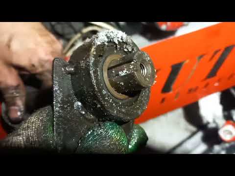 Видео: Azimut limited - порвало вал коробки реверс.