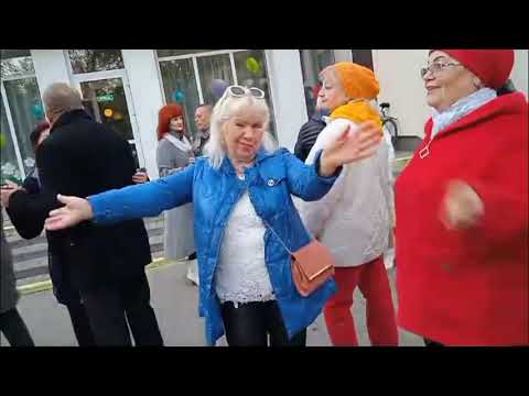 Видео: 20.10.24г..."Ах Ночь!"... гр. Курнуц... звучит на танцполе в Гомельском парке...