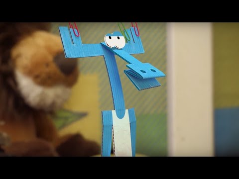 Видео: Бумажки - Землетрясение (ШАТАЮЩИЙСЯ СТОЛ). Новая серия 45. Мультик про оригами для детей.