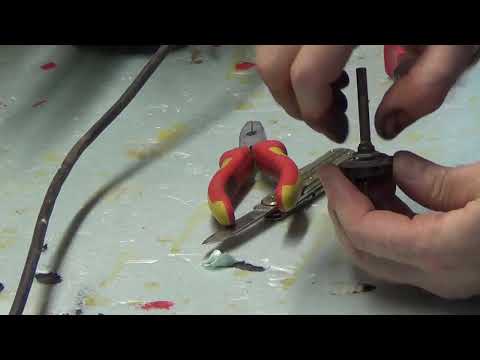 Видео: Реставрация старинной радиолы "Урал-52"