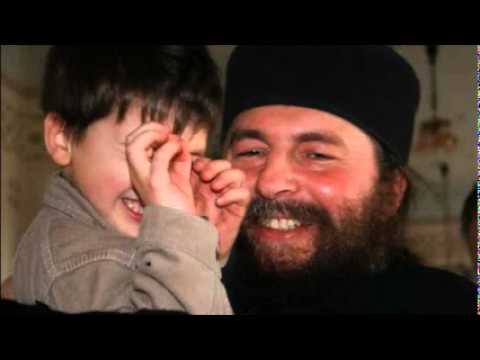 Видео: Протосинђел Макарије Игуман манастира Фенек