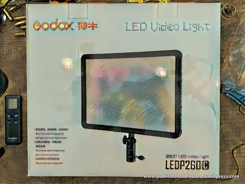 Видео: Распаковка и Обзор: Godox LEDP260C осветитель светодиодный, 30 Вт, 3300 - 5600 К.