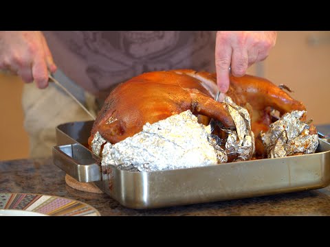 Видео: Молочный поросенок с гречкой в духовке!