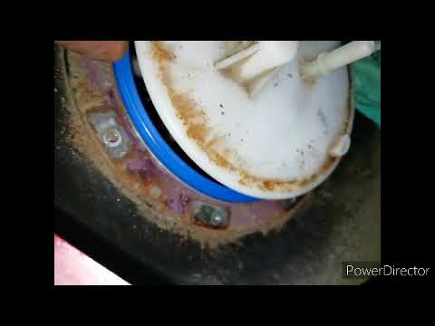 Видео: Замена топливного фильтра на автомобиле hyundai ix35