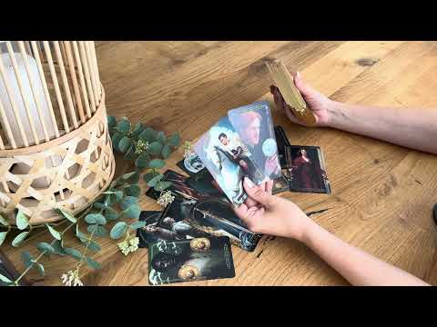 Видео: Шок 😮 Кто тайно в вас влюблён ?? Кто он ?