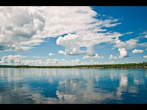 Видео: В реку смотрятся облака...