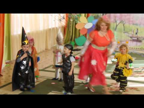 Видео: показ моды из бросового материала ГРУППА ГНОМИКИ !!!!!!!!!!!!!!!!!!!!!!!!!!!! детский сад КОЛОСОК