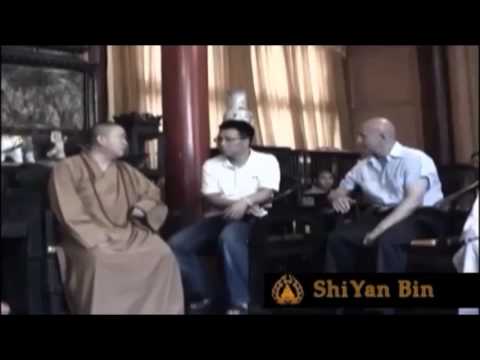 Видео: Представление Мастера Ши Янбина настоятелем монастыря Шаолинь Мастером Ши Юнсином