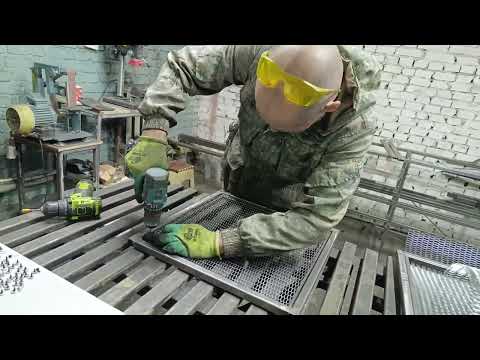 Видео: Делаем дверцы с сеткой для шкафа в стиле лофт