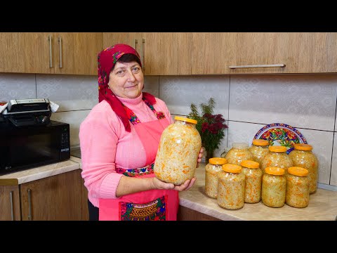 Видео: Готуємо квашену капусту за маминим рецептом 🥬 🥕Збираємо гриби