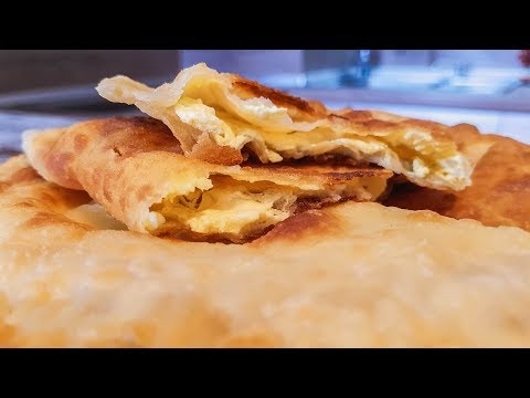 Видео: НИ ГРАММА МЯСА, НО ВКУСНЕЕ ЧЕБУРЕКОВ. САМЫЕ Вкусные ЛЕПЕШКИ в МИРЕ! Болгарские ПИТКИ.