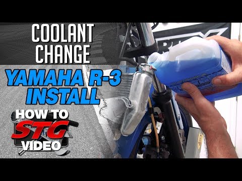 Видео: Как заменить охлаждающую жидкость Yamaha R3 | Sportbiketrackgear.com