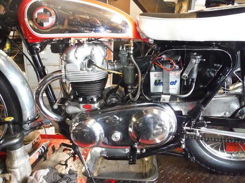 Видео: Обновление информации об утечке масла в автомобиле Norton Nomad 500.