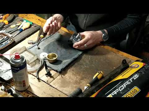 Видео: Чистка карбюратора бензогенератора