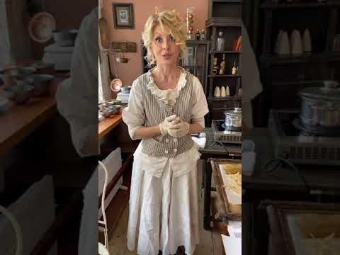 Видео: Зефиры на осетровом клею - Музейная фабрика пастилы в Коломне