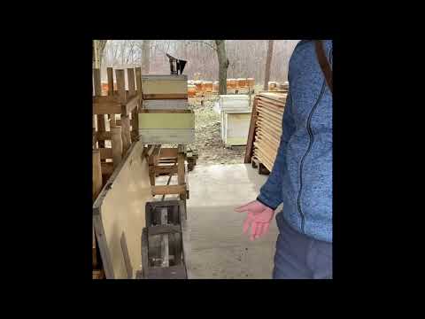 Видео: Ответы на вопросы, плюс процесс сборки корпусов на 8 рамочные рогатые улья. Семейная пасека Суперек