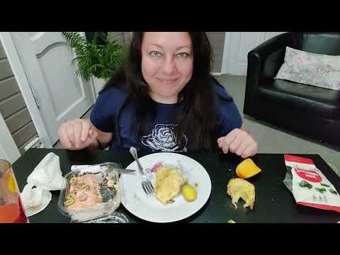 Видео: Мукбанг Курочка под шубой, салат Театральный, сок Томатный, хрустящие Нори