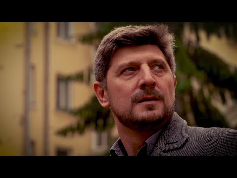 Видео: Осенний сплин: Евгений Евтушенко «Всегда найдется женская рука...», читает Евгений Белый