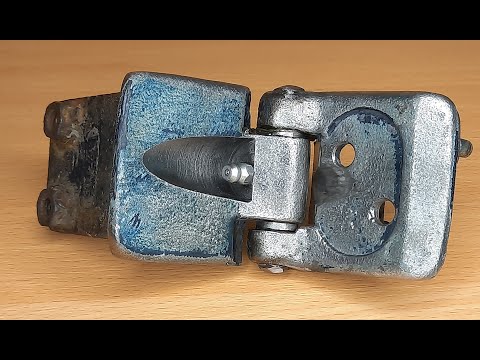 Видео: Ремонт петель задніх дверей Ford Transit 1999