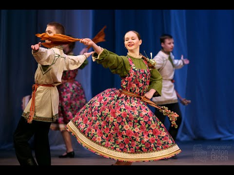 Видео: «Я на печке молотила», Ансамбль "Радость". "I threshed on the stove", Ensemble "Joy".