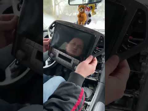 Видео: Ford Mondeo 2012 год.Замена магнитолы