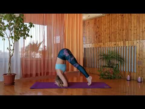 Видео: Ширшасана / Стойка на глава с Люба Комитова / Sirsasana with Lyuba Komitova