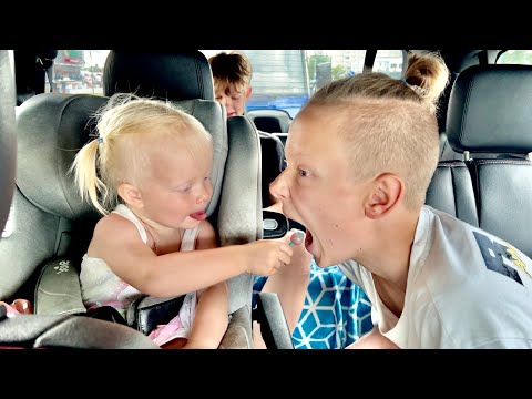 Видео: Новые платья для Ники. День рождения Коли