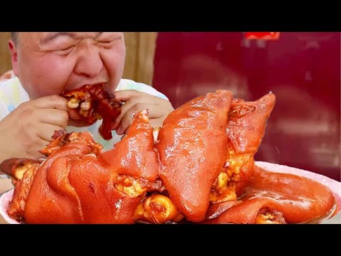 Видео: 【Сбор пищи】 Акианг делает «тушеные свирепые рысаки» из 10 фунтов свирепых рысаков.