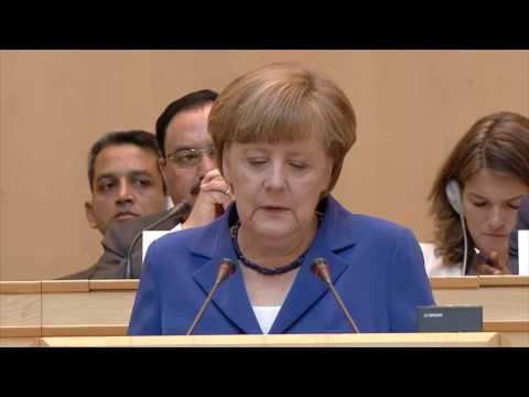 Видео: Поздравление от звезд Голливуда