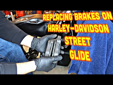 Видео: Как заменить тормоза на Harley Davidson Street Glide