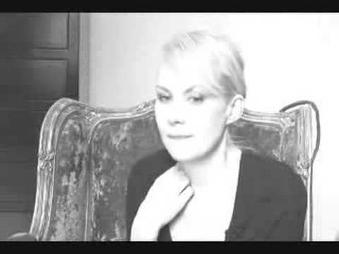 Видео: Земфира и Рената Литвинова