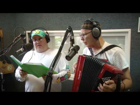 Видео: Группа "КВАС" в эфире радио "Борнео" Воронеж 07 мая 2017 года