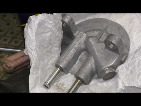 Видео: Как заменить топливный фильтр Mazda 6 GH 2.2 дизель