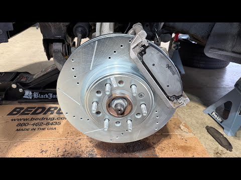 Видео: Как заменить тормозные колодки и роторы на Ram 1500 2021 года с помощью Powerstop Extreme Z36