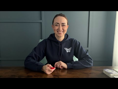 Видео: Ежедневное Таро — понедельник, 10 ноября 2025 г.