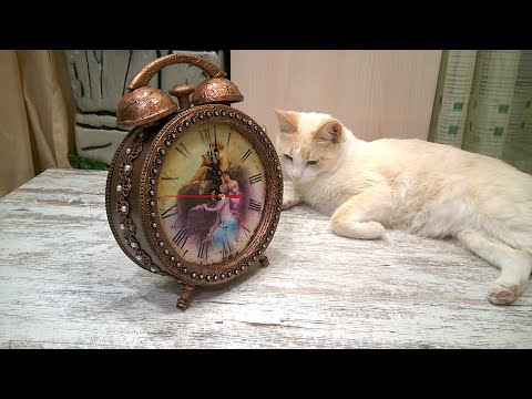 Видео: Часы из бобины , имитация будильника)))