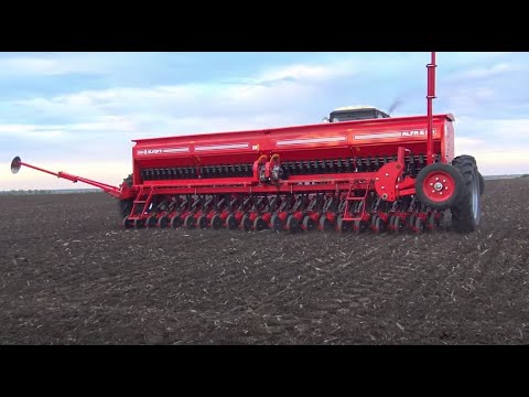 Видео: Elvorti ALFA6 - универсалната сеялка за слята сеитба
