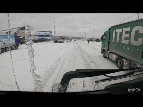 Видео: Выехали с Томмота! Добрались до Тынды! Висим в горах, снег, гололёд!