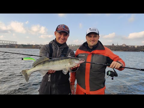 Видео: Убойная Рыбалка на Спиннинг на Днепре или Где ловить Хищника? Дрофа Фишинг Часть 1