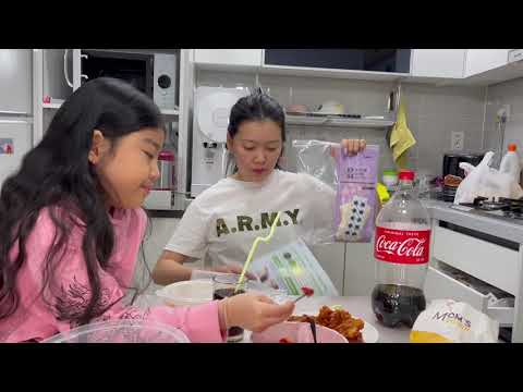 Видео: КАК МЫ ПИТАЕМСЯ НА КАРАНТИНЕ В КОРЕЕ? ПОЧЕМУ КОЛЯ НЕ ЖИВЁТ С НАМИ? Виктория Ким